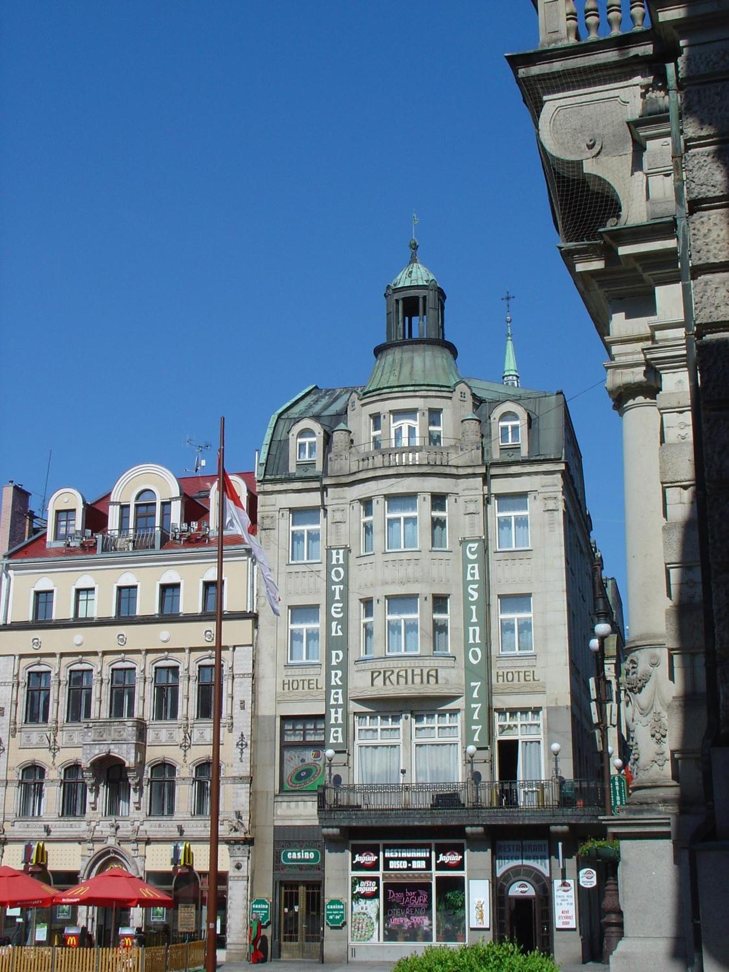 Hotel Praha Либерц Экстерьер фото